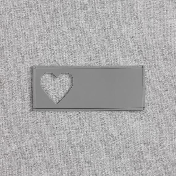 Лейбл из ПВХ с вырезом «Сердце», серый